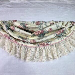 2 Croscill Elizabeth Gray Victoria Lace Scalloped Valances Floral Cottage Shabby